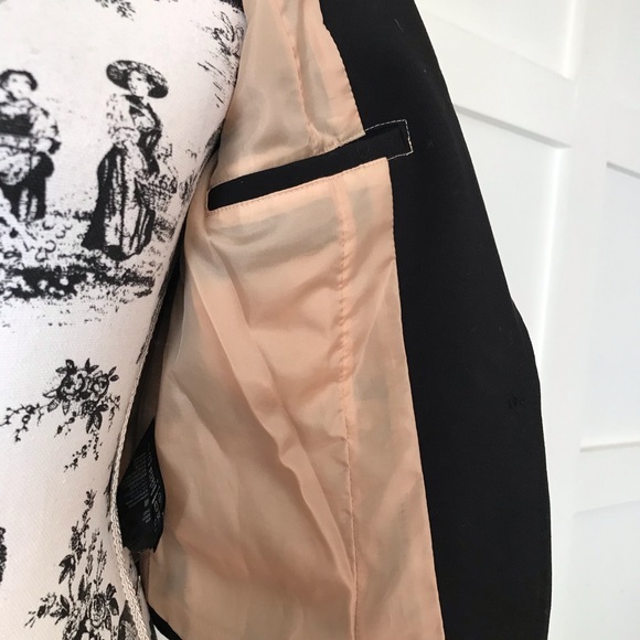 Black blazer gathered sleeve - Picture 7 of 8